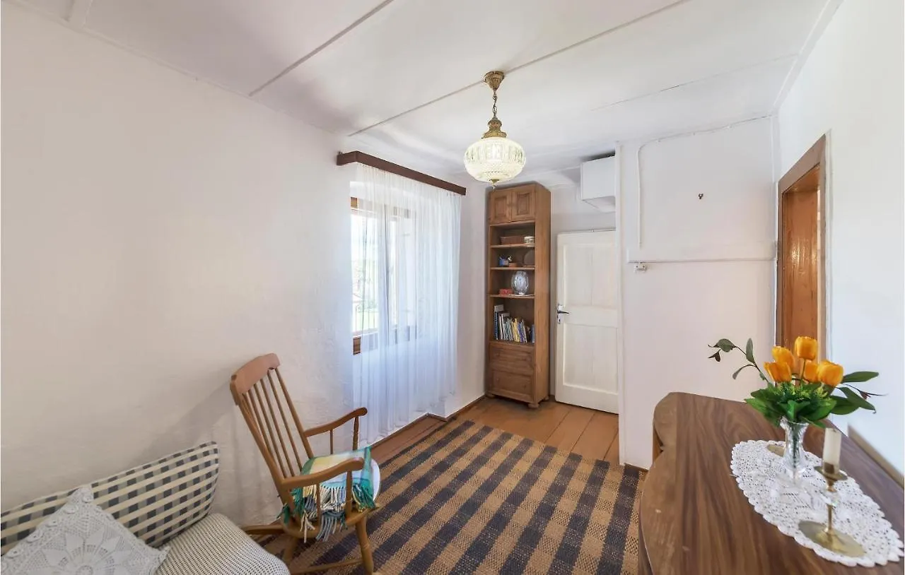 1 Bedroom Stunning Home In Funtana