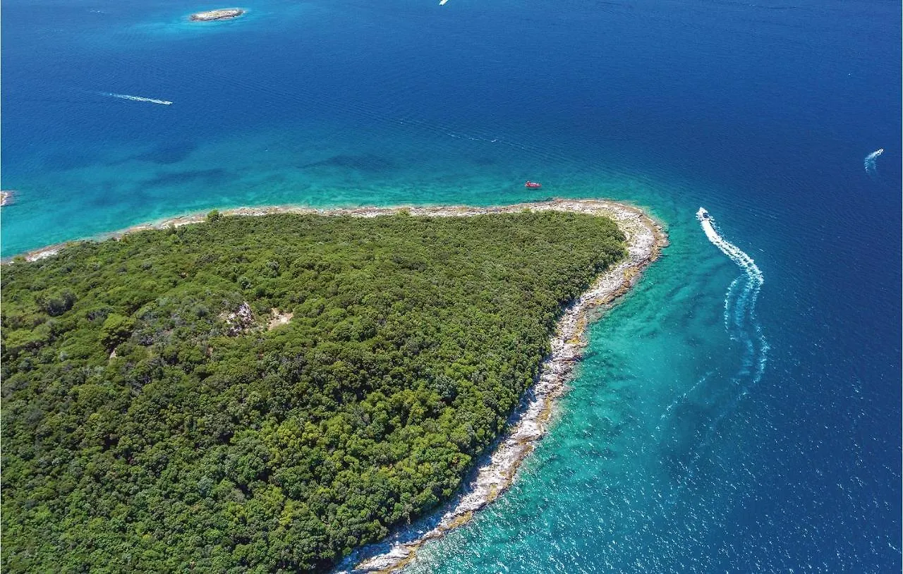 1 Bedroom Stunning Home In Funtana Croatia